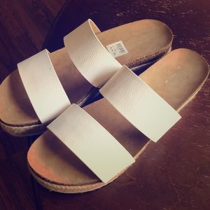 White wedged sandal size 10